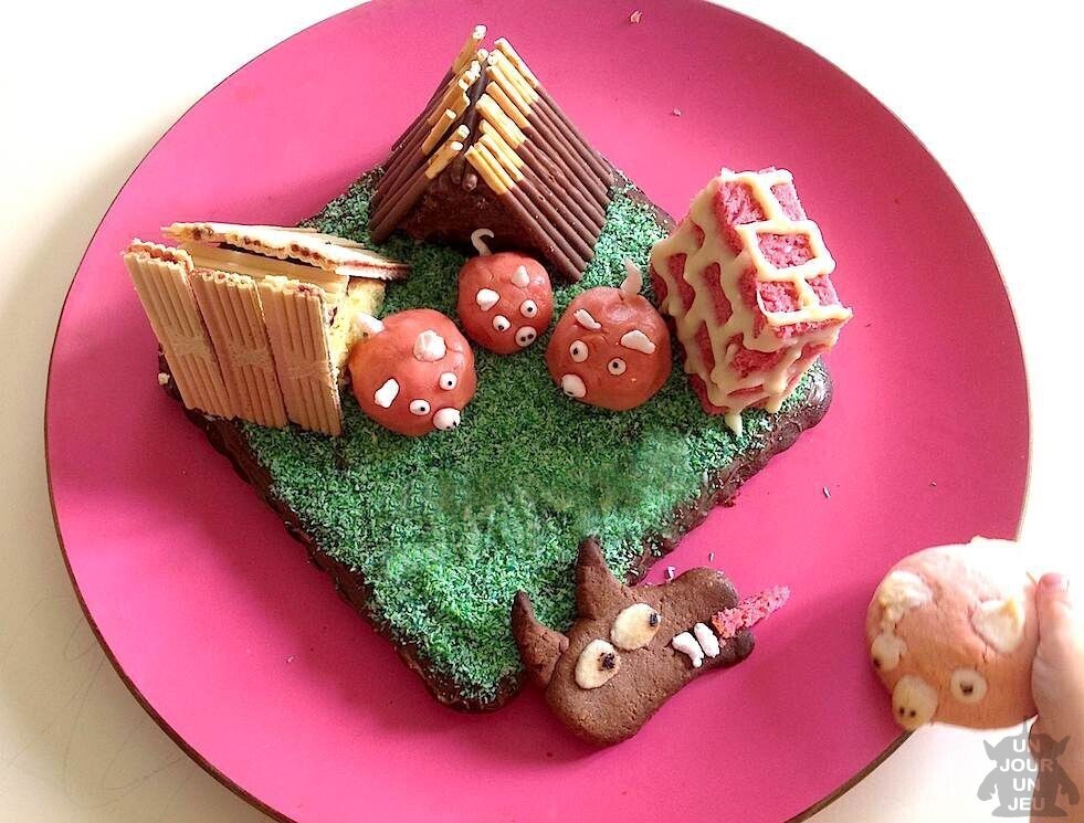 Gâteau d'anniversaire : les 3 petits cochons et le grand méchant loup