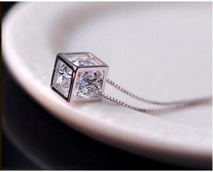 Pendentif Swarovski cube