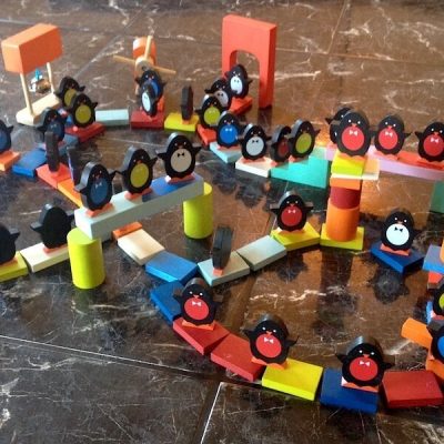 Kubix, on kiffe ! Dominos et spectacle de pingouins