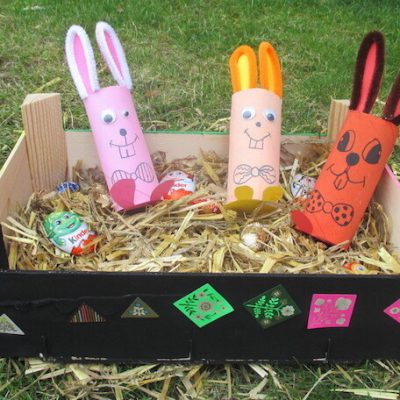 3 petits lapins, sont cachés dans le jardin♫