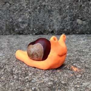 Escargot en marron et pâte à modeler