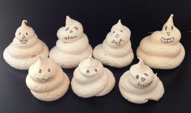 Fantomes en meringue dHalloween