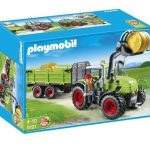 Grand tracteur avec remorque