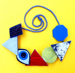 DIY fête des mères : collier en carton