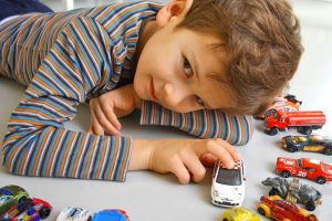Astuces pour garder un enfant calme en toutes circonstances