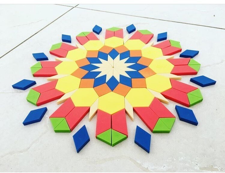 Mosaique tangram puzzle construction
