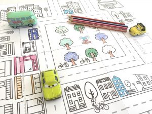 Une ville à colorier pour jouer avec leurs petites voitures