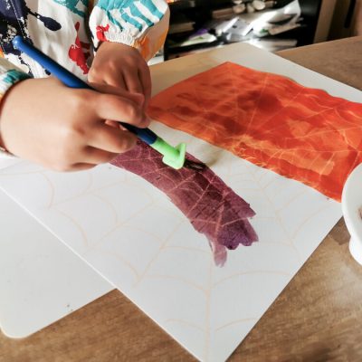 Une toile d&rsquo;araignée à l&rsquo;encre pour Halloween