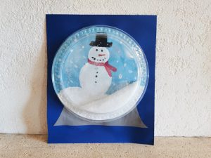 Activité créative : une boule à neige de Noël