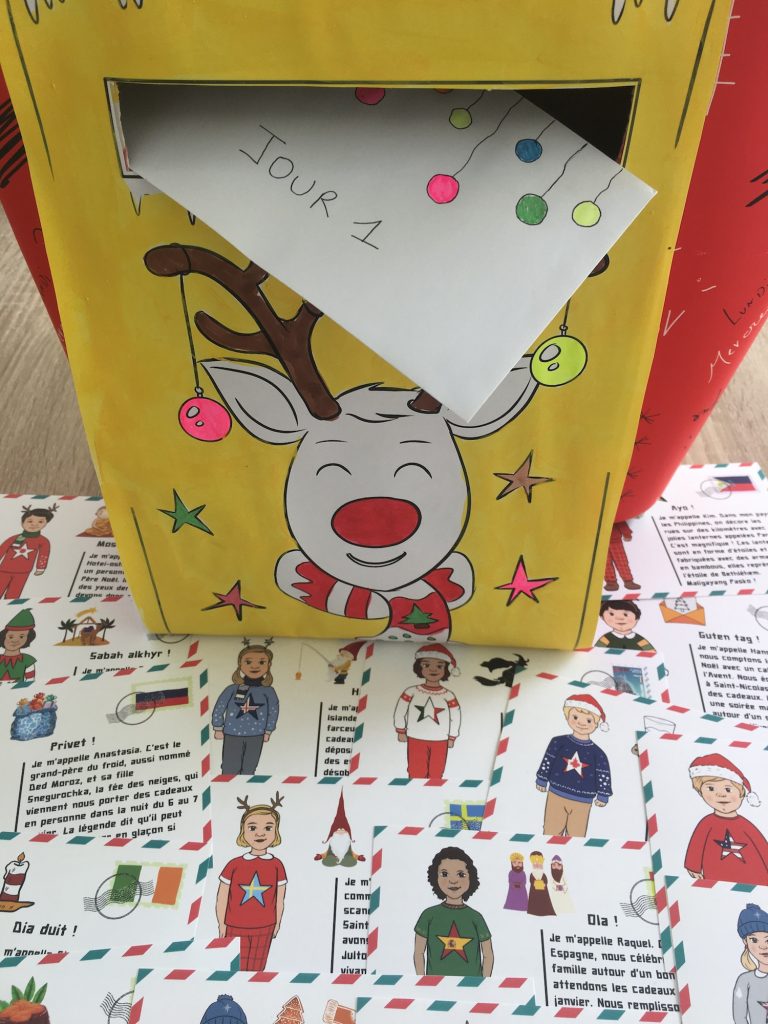 Cartes postales de l'Avent et boite aux lettres de Noël
