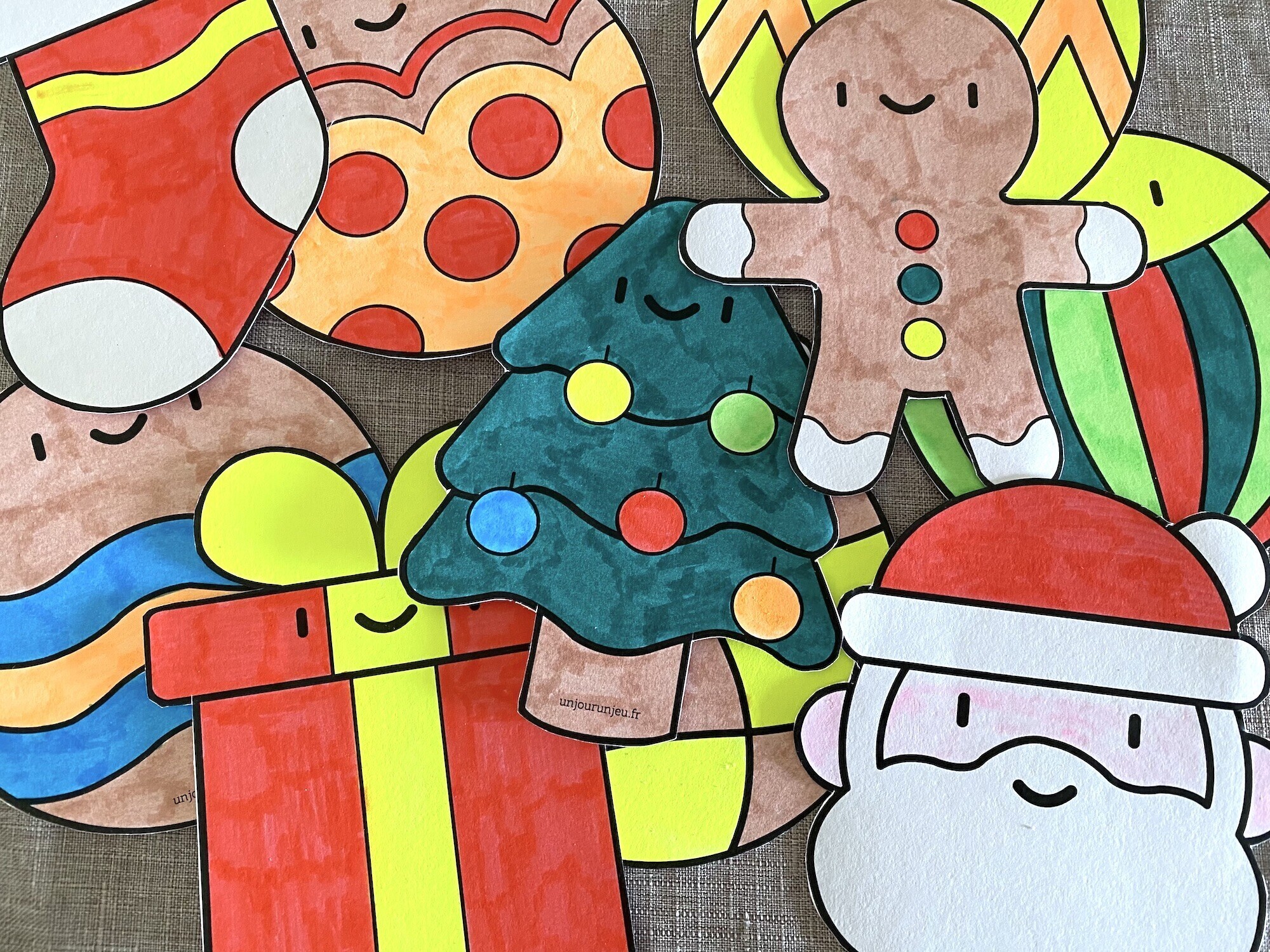 Activité de Noël : une jolie guirlande à imprimer et à colorier