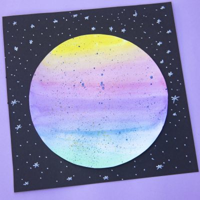 Bricolage de l&rsquo;espace : ma planète en aquarelle