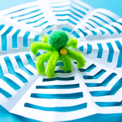 Bricolage Halloween : ma toile d&rsquo;araignée en papier