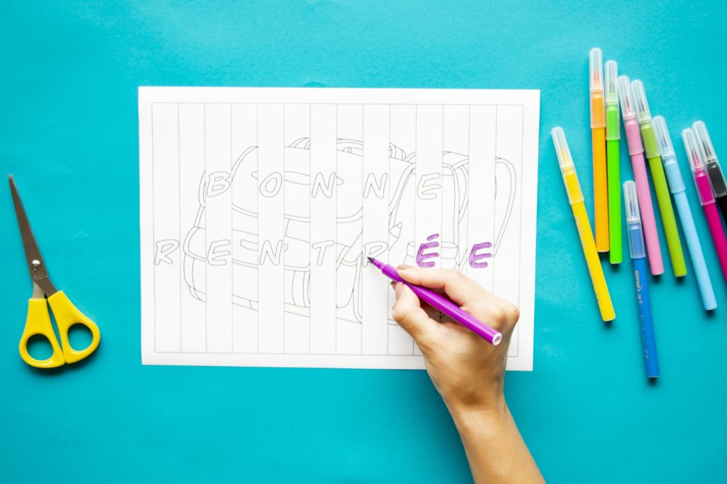 Étape 2 : colorie chaque bande