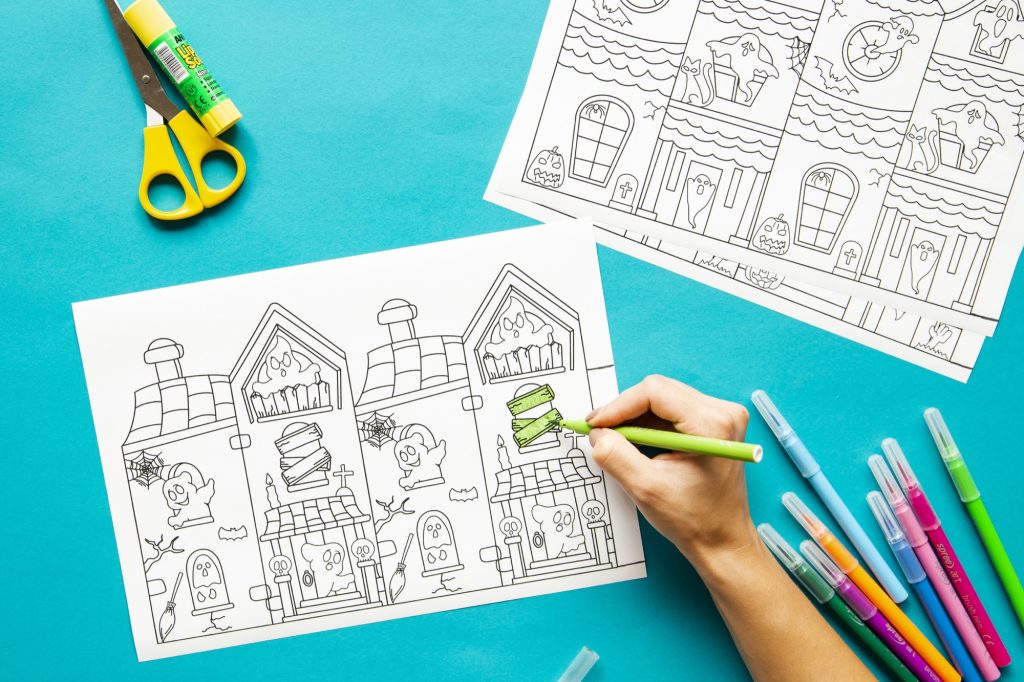 Étape 2 : coloriage des maisons