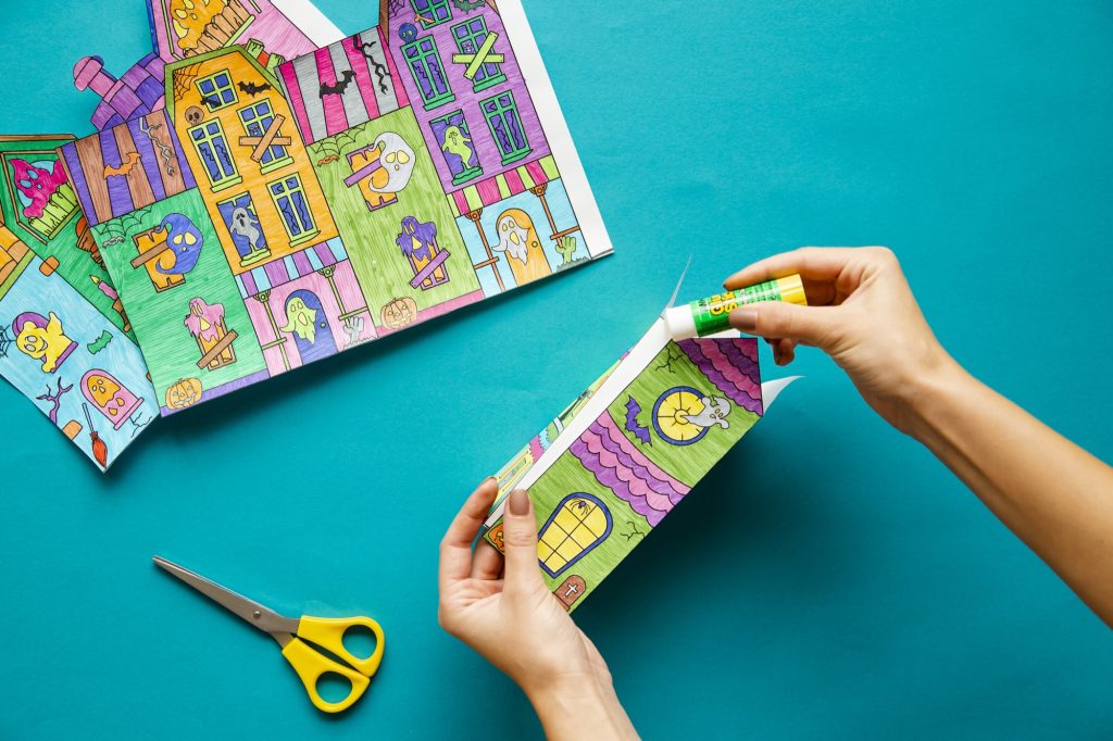 Étape 6 : collage d'une des maisons