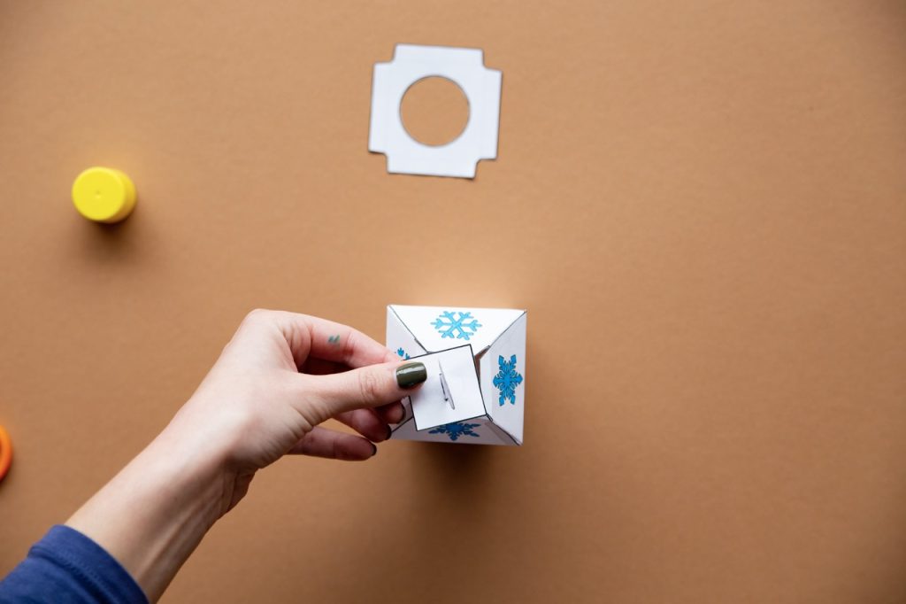 Ma jolie lanterne de Noël à fabriquer - étape 9