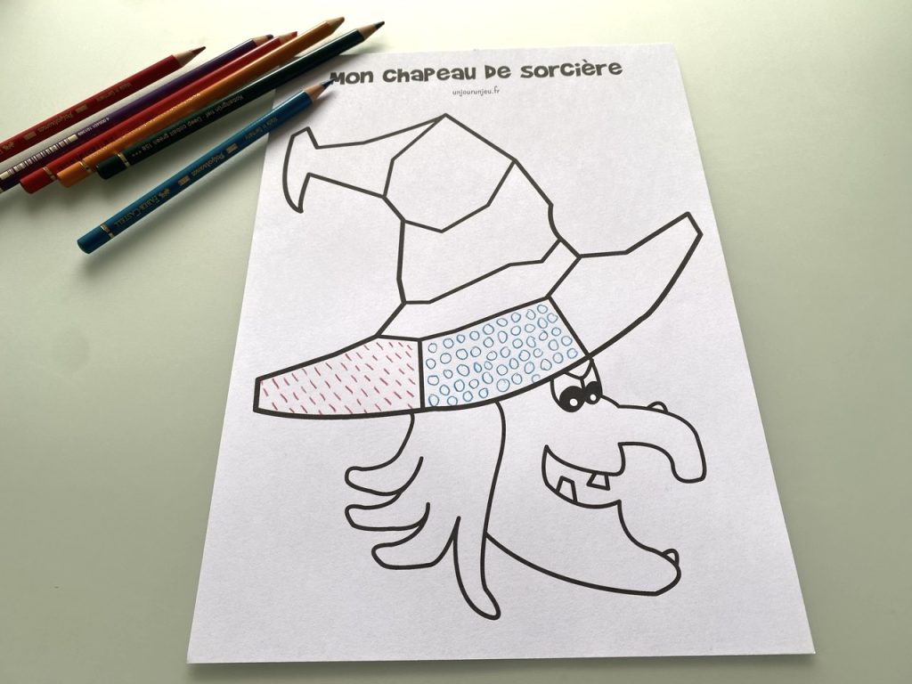 Mon chapeau de sorcière à compléter avec des graphismes - 3