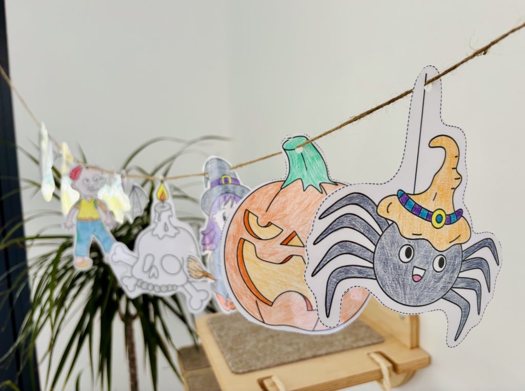 Guirlande d&rsquo;Halloween à colorier