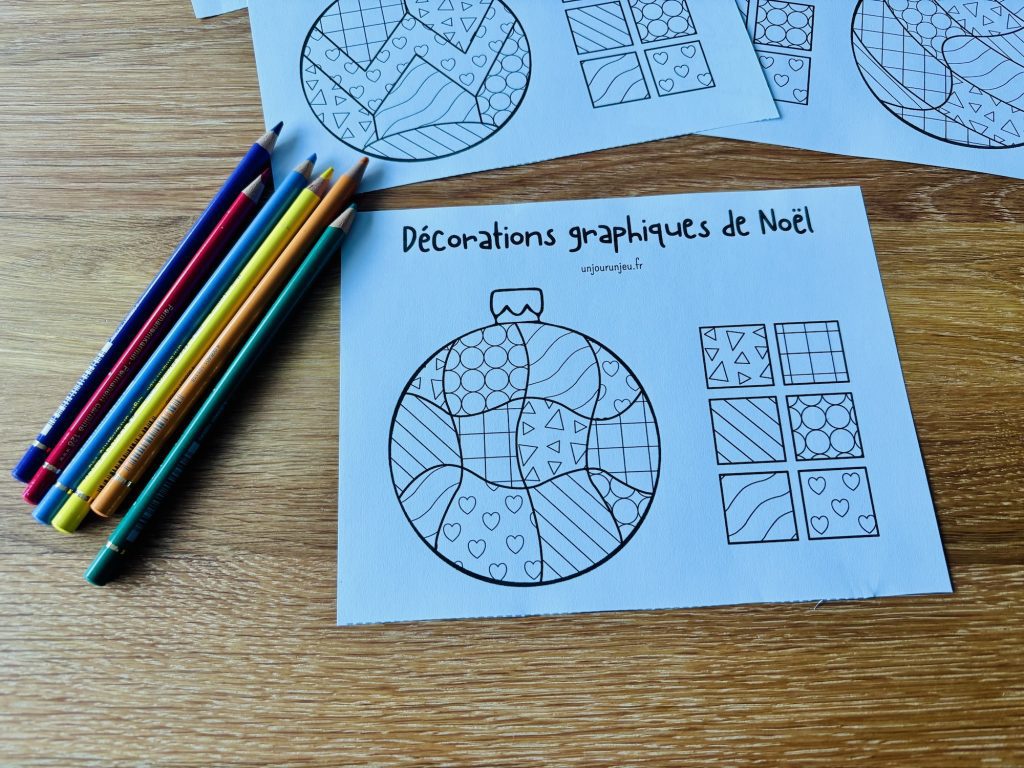 Décorations graphiques de Noël à colorier